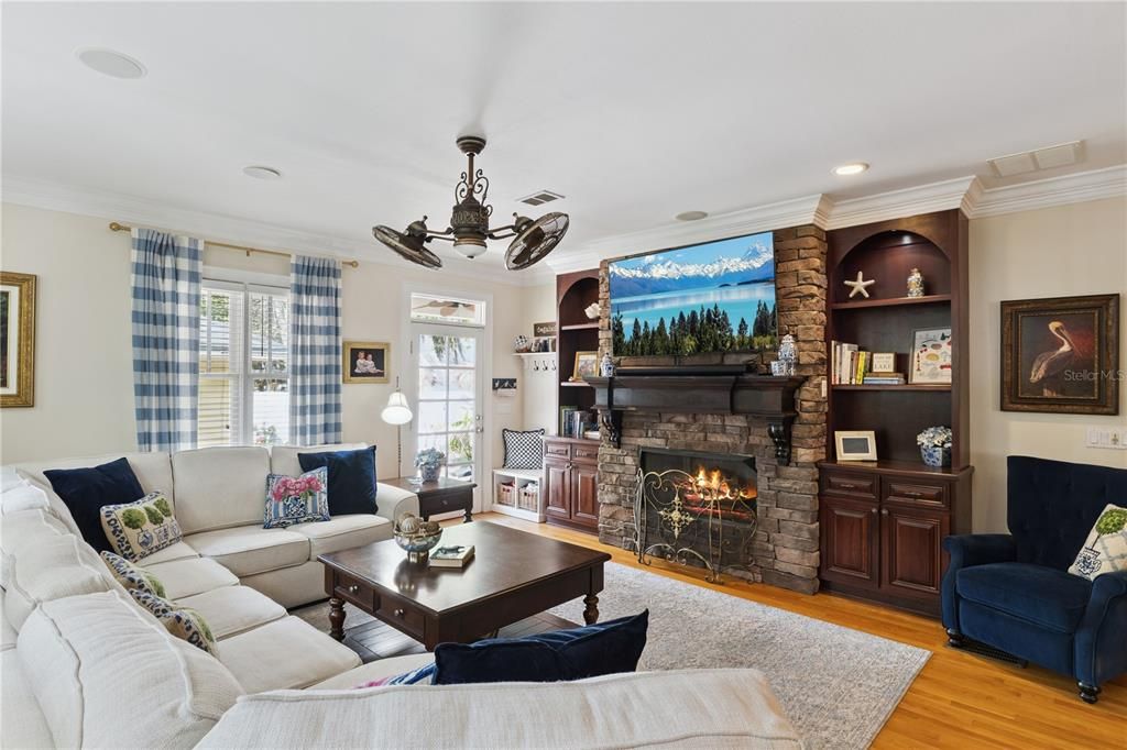 Active With Contract: $995,900 (4 beds, 3 baths, 2712 Square Feet)