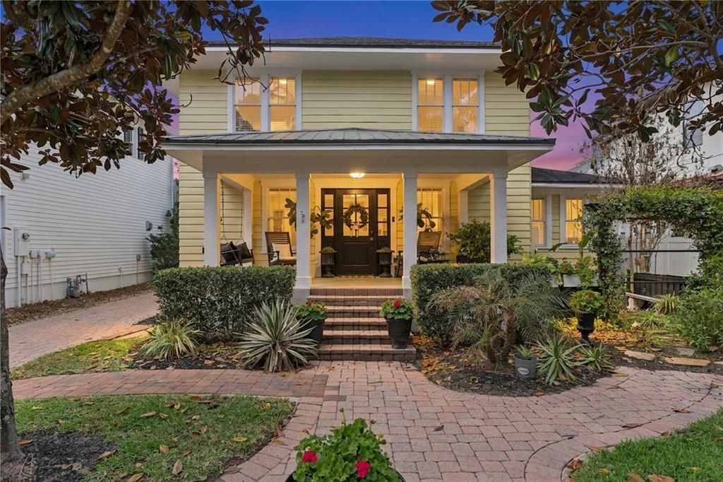 Active With Contract: $995,900 (4 beds, 3 baths, 2712 Square Feet)