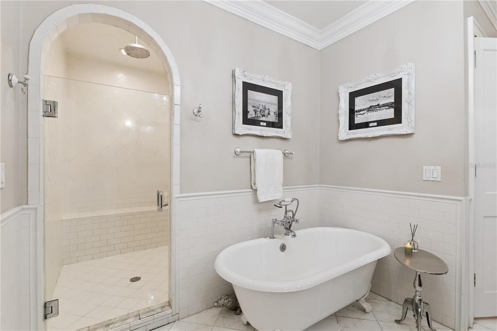 Active With Contract: $995,900 (4 beds, 3 baths, 2712 Square Feet)
