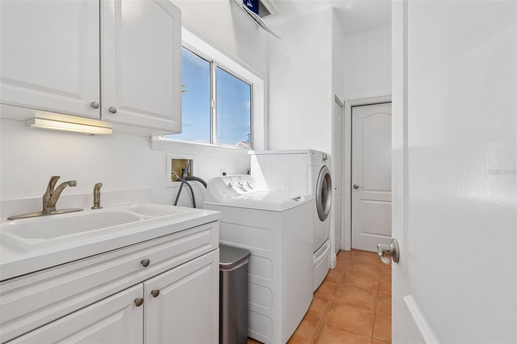 For Sale: $1,929,000 (4 beds, 3 baths, 2537 Square Feet)