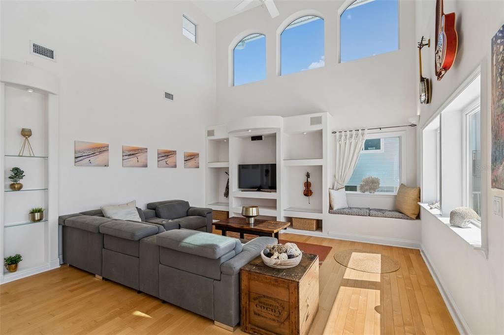 For Sale: $1,929,000 (4 beds, 3 baths, 2537 Square Feet)
