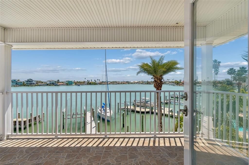 For Sale: $1,929,000 (4 beds, 3 baths, 2537 Square Feet)