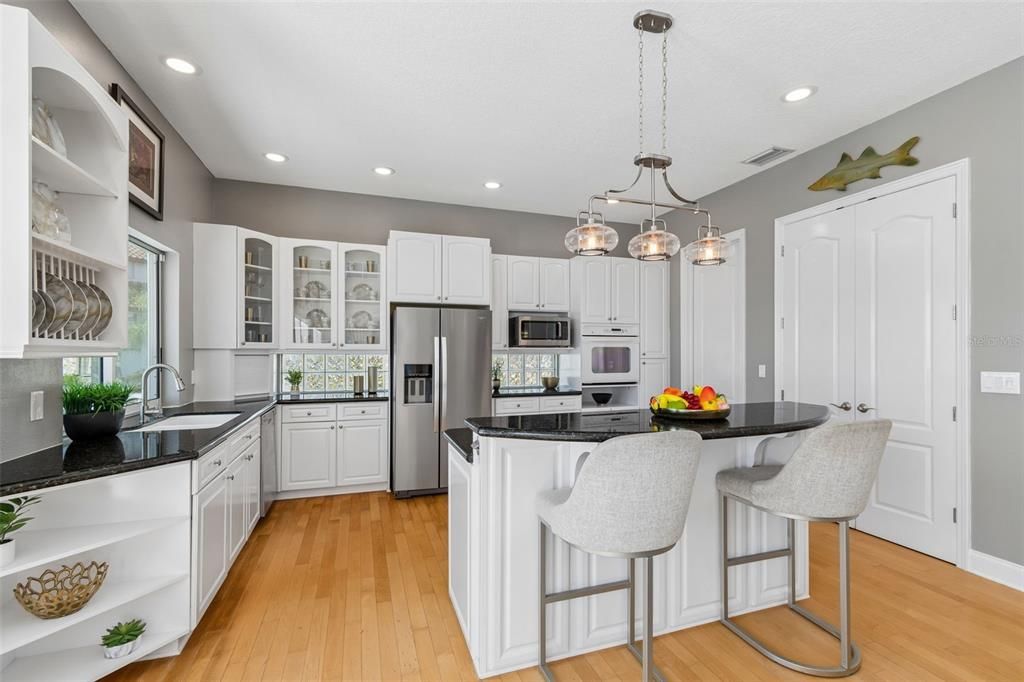 For Sale: $1,929,000 (4 beds, 3 baths, 2537 Square Feet)