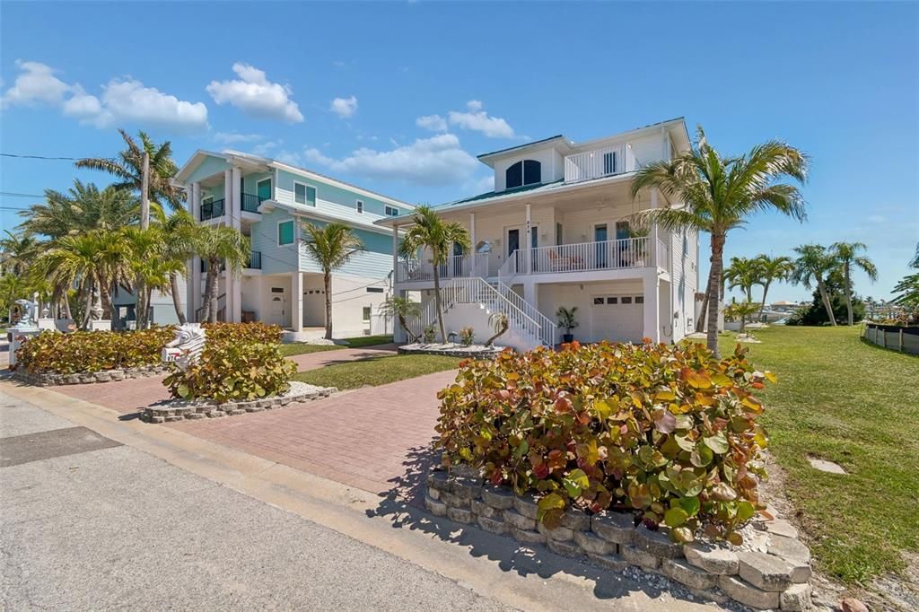 For Sale: $1,929,000 (4 beds, 3 baths, 2537 Square Feet)
