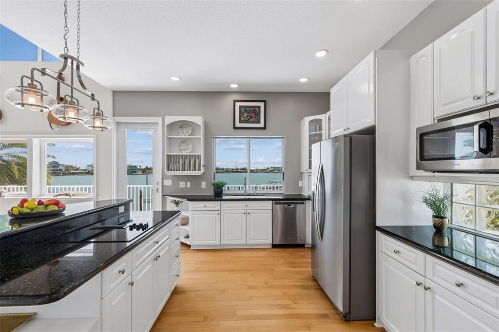 For Sale: $1,929,000 (4 beds, 3 baths, 2537 Square Feet)
