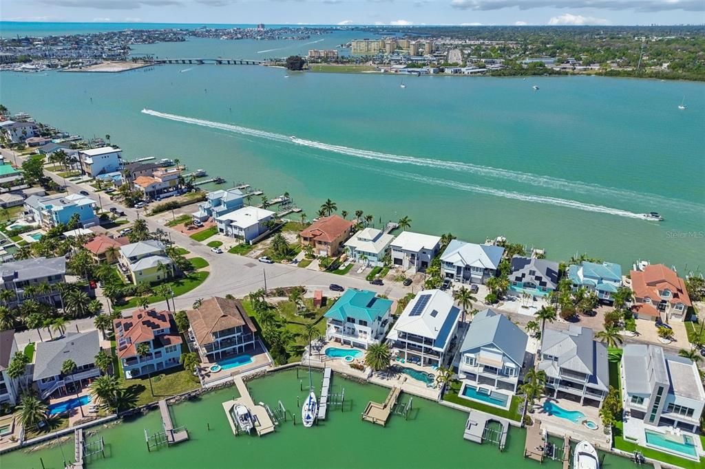 For Sale: $1,929,000 (4 beds, 3 baths, 2537 Square Feet)