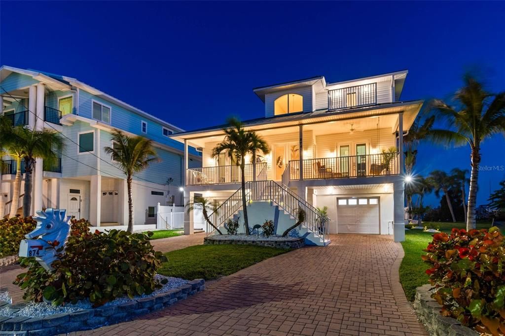 For Sale: $1,929,000 (4 beds, 3 baths, 2537 Square Feet)