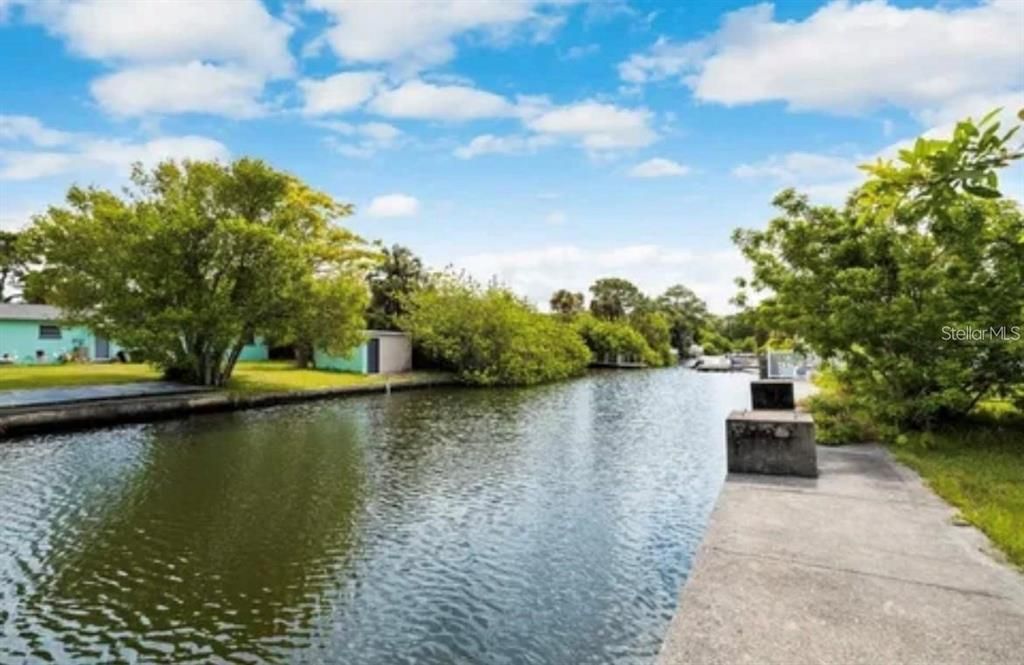 На продажу: $135,000 (0.24 acres)