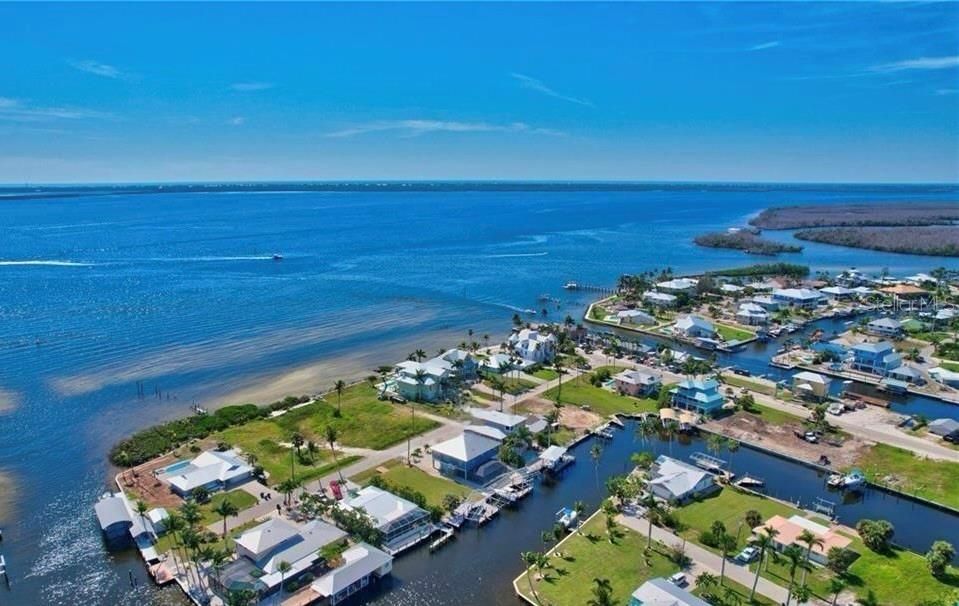 На продажу: $239,000 (2.52 acres)