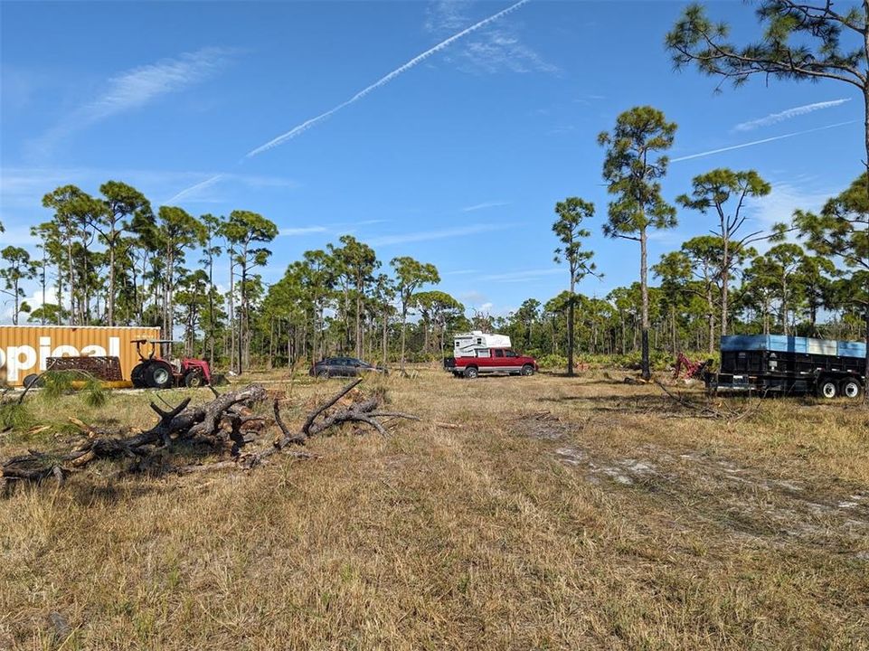 На продажу: $239,000 (2.52 acres)