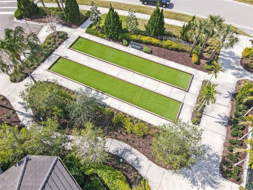 Activo con contrato: $879,900 (3 camas, 3 baños, 2489 Pies cuadrados)