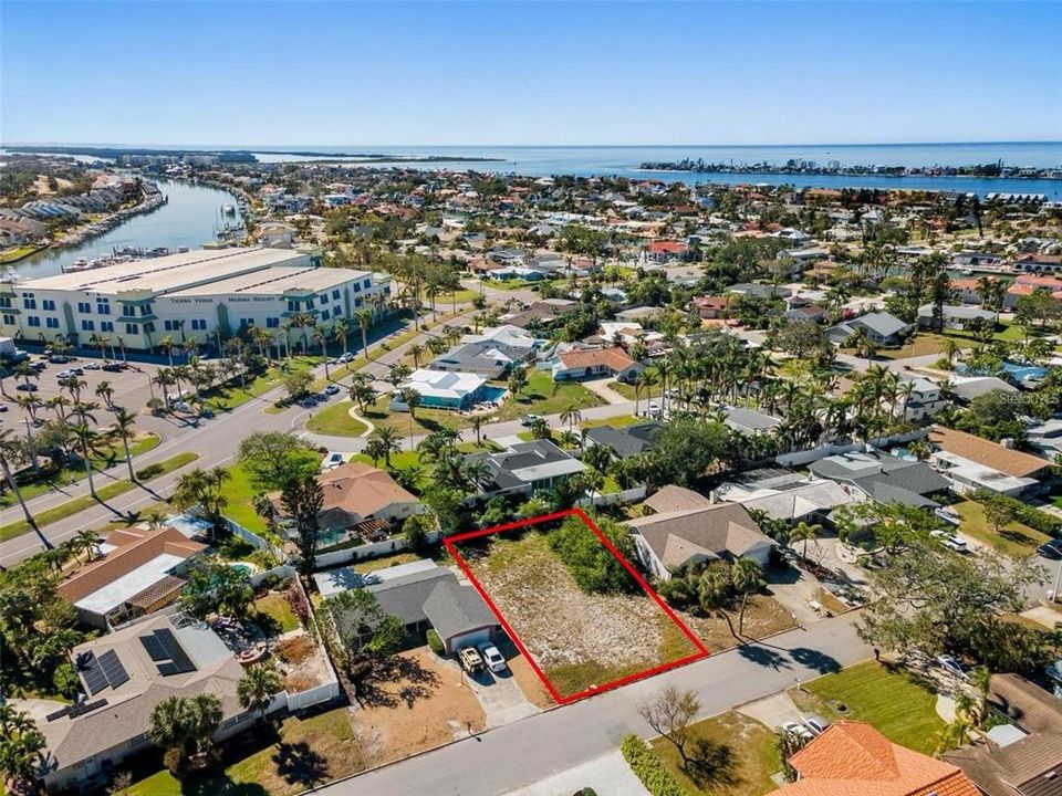 For Sale: $475,000 (0.18 acres)