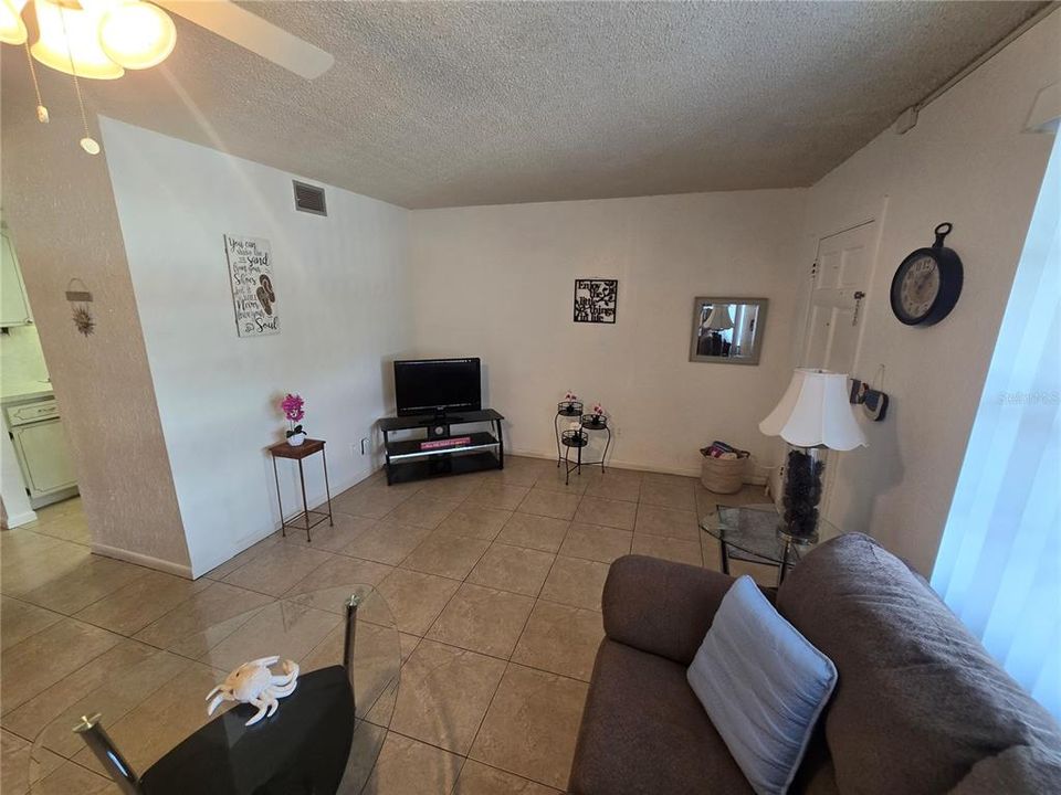 En Venta: $91,000 (1 camas, 1 baños, 645 Pies cuadrados)