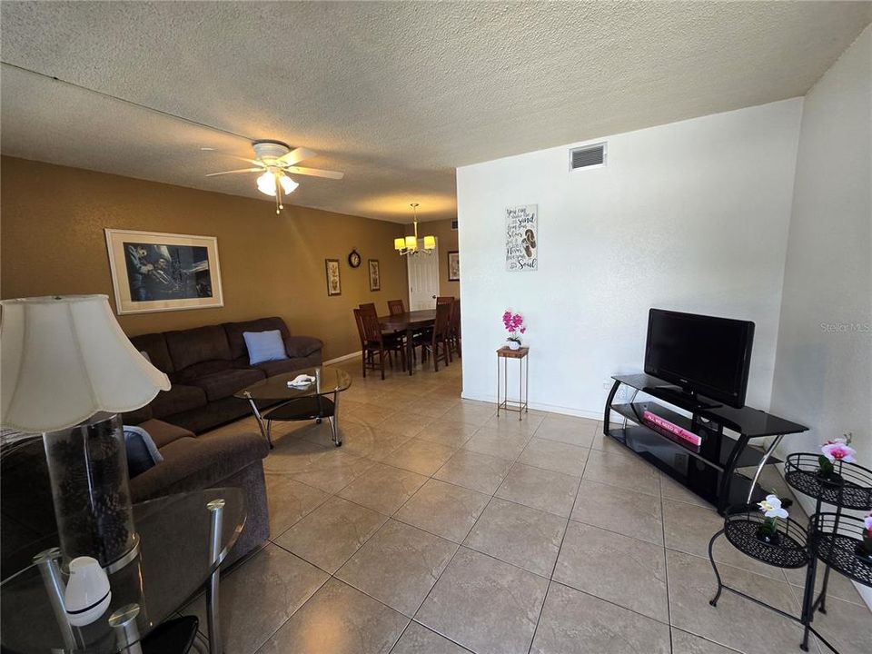 En Venta: $91,000 (1 camas, 1 baños, 645 Pies cuadrados)