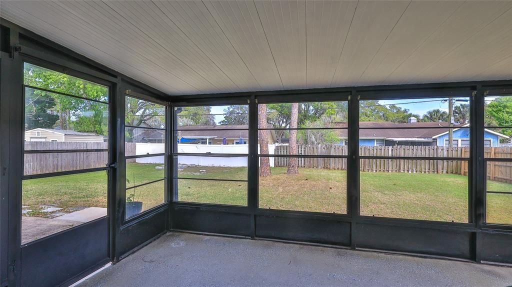 Active With Contract: $267,000 (2 beds, 2 baths, 1172 Square Feet)