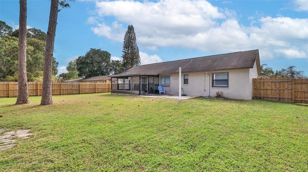 Active With Contract: $267,000 (2 beds, 2 baths, 1172 Square Feet)