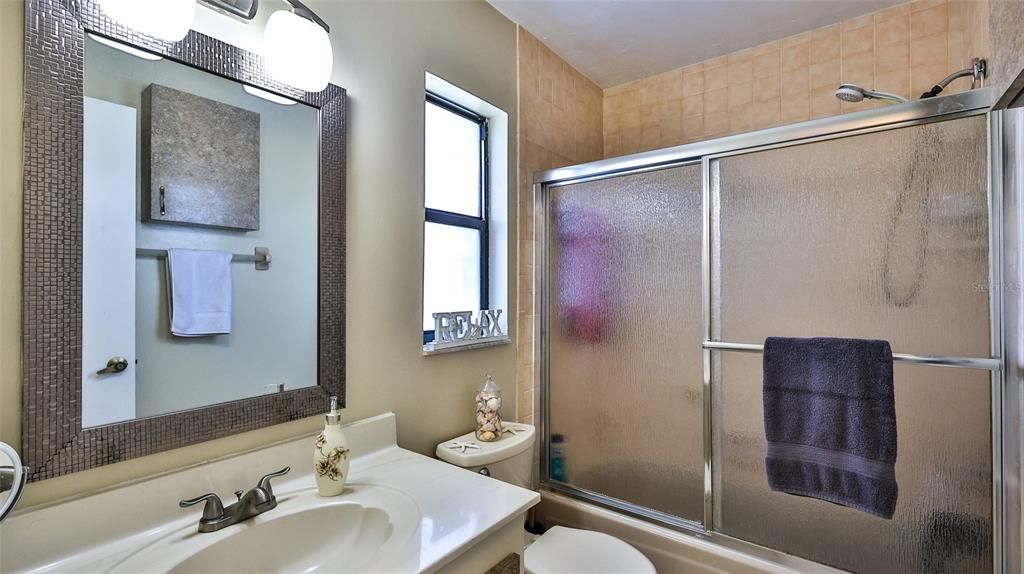 Active With Contract: $267,000 (2 beds, 2 baths, 1172 Square Feet)