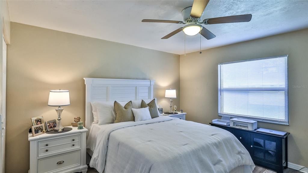 Active With Contract: $267,000 (2 beds, 2 baths, 1172 Square Feet)