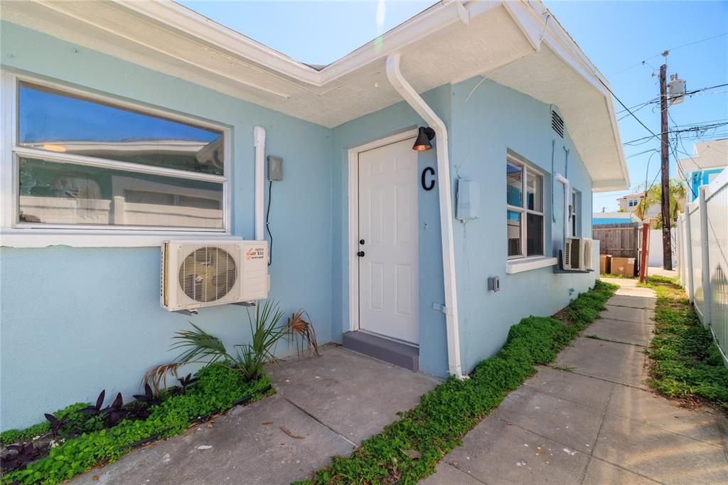 На продажу: $799,999 (9 спален, 0 ванн, 1572 Квадратных фут)