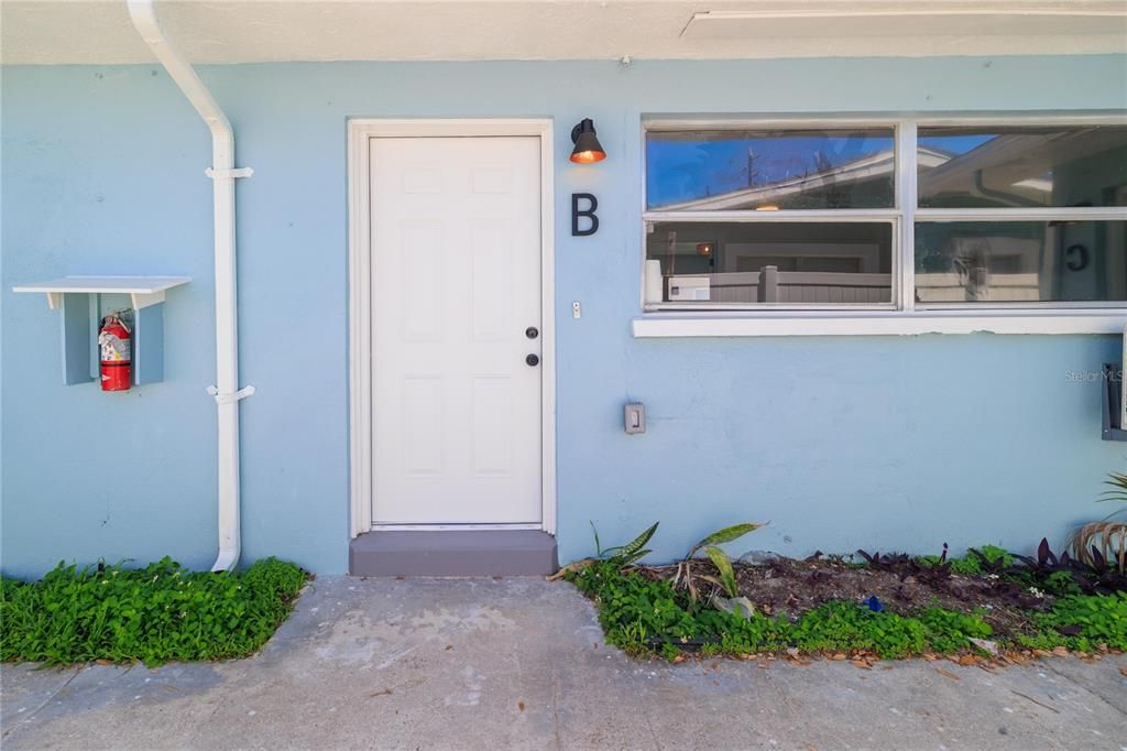 На продажу: $799,999 (9 спален, 0 ванн, 1572 Квадратных фут)