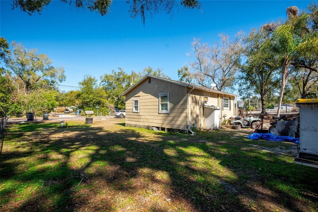 Activo con contrato: $195,000 (1 camas, 1 baños, 1584 Pies cuadrados)