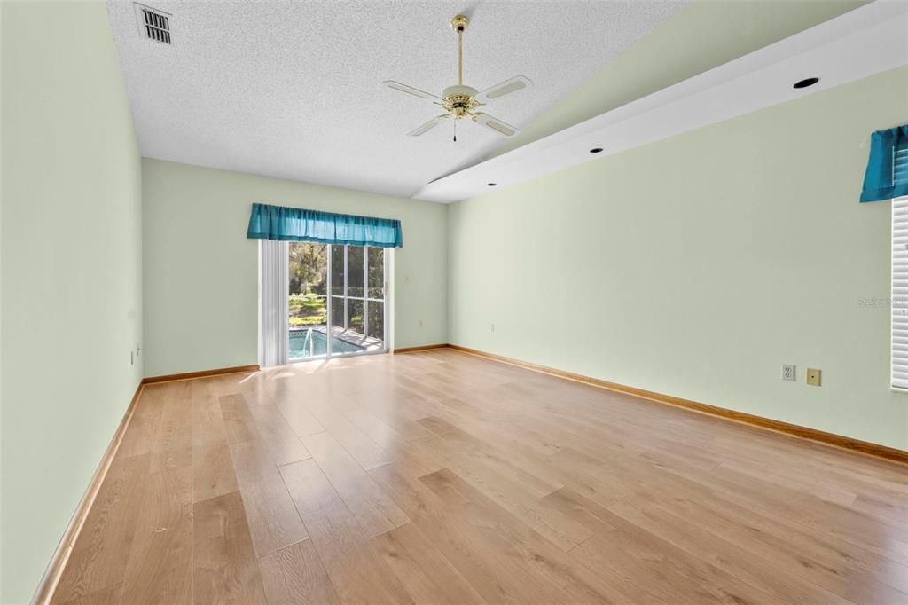 Active With Contract: $399,900 (3 beds, 3 baths, 2137 Square Feet)