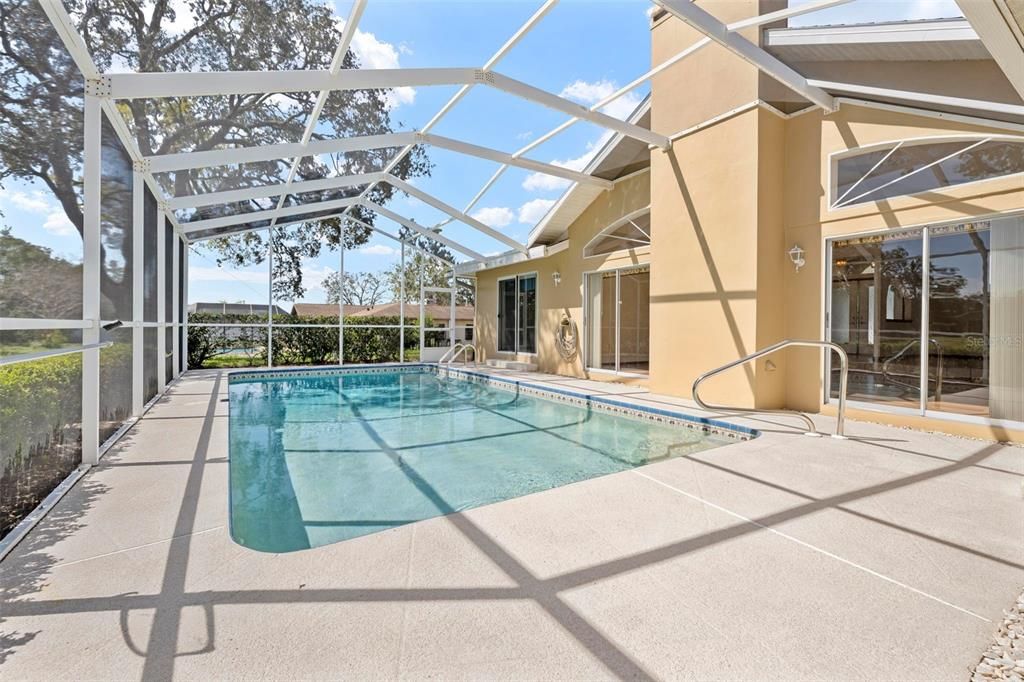 Active With Contract: $399,900 (3 beds, 3 baths, 2137 Square Feet)