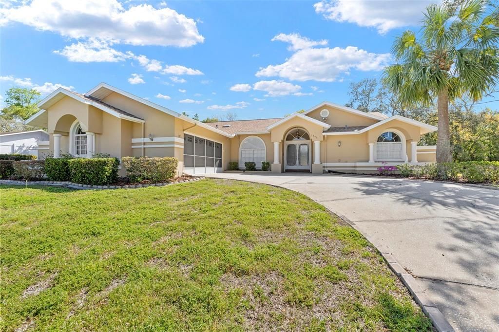 Active With Contract: $399,900 (3 beds, 3 baths, 2137 Square Feet)