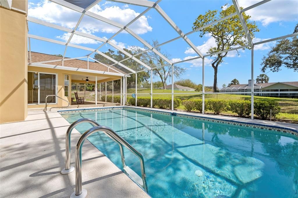 Active With Contract: $399,900 (3 beds, 3 baths, 2137 Square Feet)