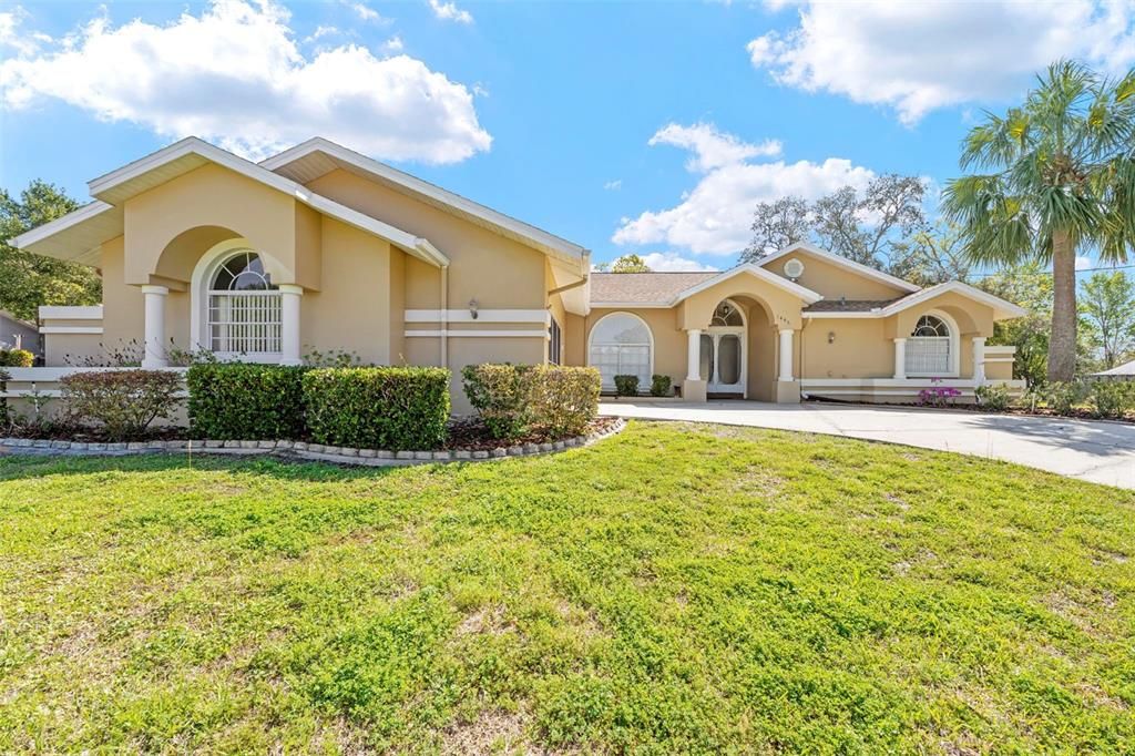 Active With Contract: $399,900 (3 beds, 3 baths, 2137 Square Feet)
