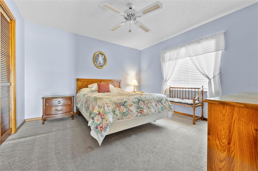 Active With Contract: $399,900 (3 beds, 3 baths, 2137 Square Feet)