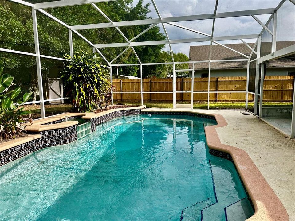 Activo con contrato: $344,999 (3 camas, 2 baños, 1109 Pies cuadrados)