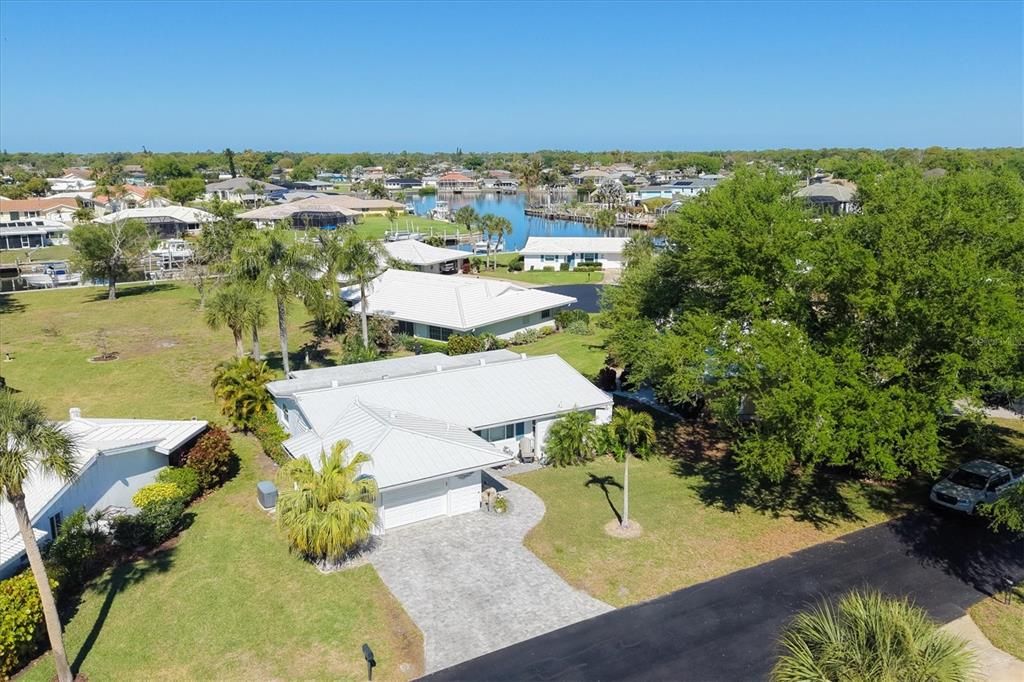 Activo con contrato: $420,000 (2 camas, 2 baños, 1437 Pies cuadrados)