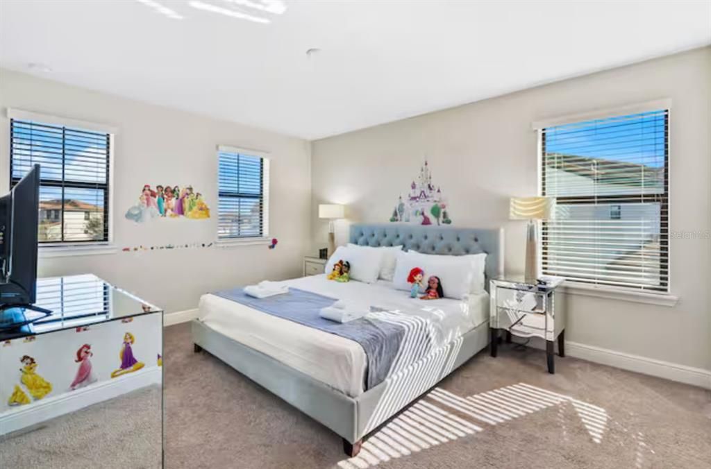 For Rent: $2,900 (4 beds, 4 baths, 2551 Square Feet)