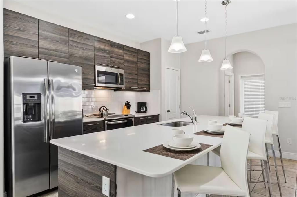 For Rent: $2,900 (4 beds, 4 baths, 2551 Square Feet)