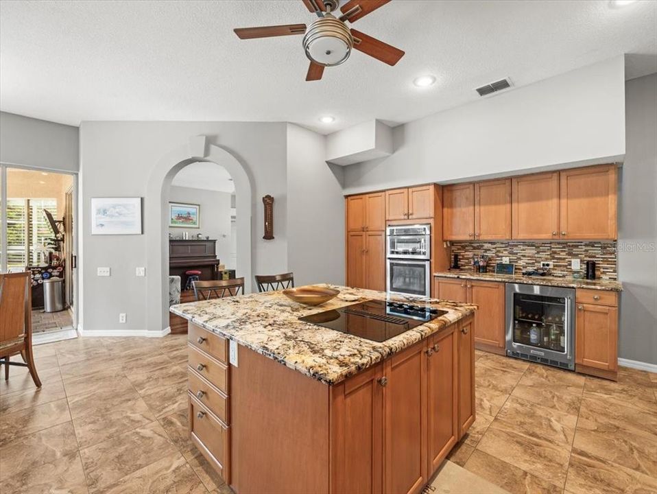 Activo con contrato: $924,900 (5 camas, 4 baños, 3265 Pies cuadrados)