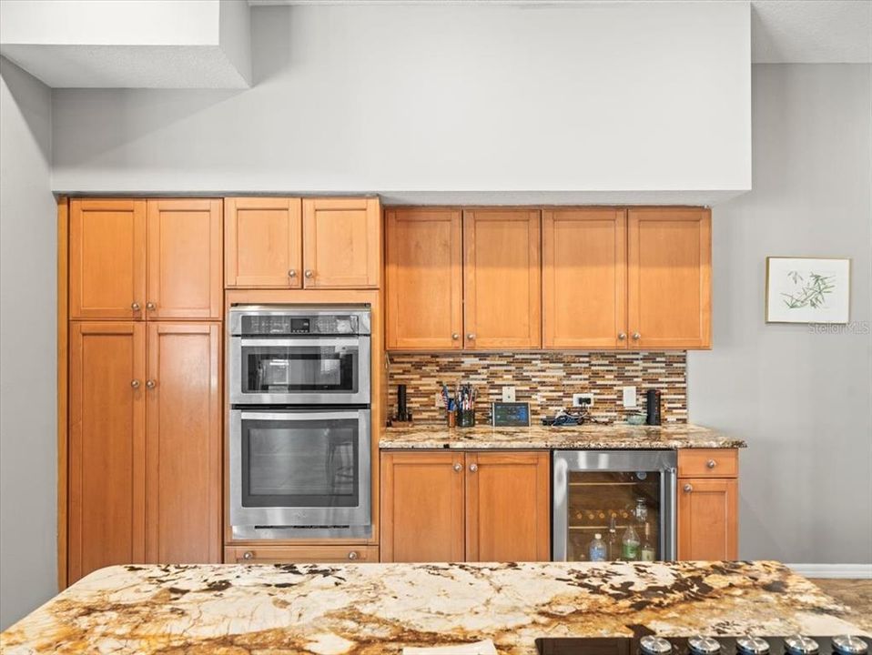 Activo con contrato: $924,900 (5 camas, 4 baños, 3265 Pies cuadrados)