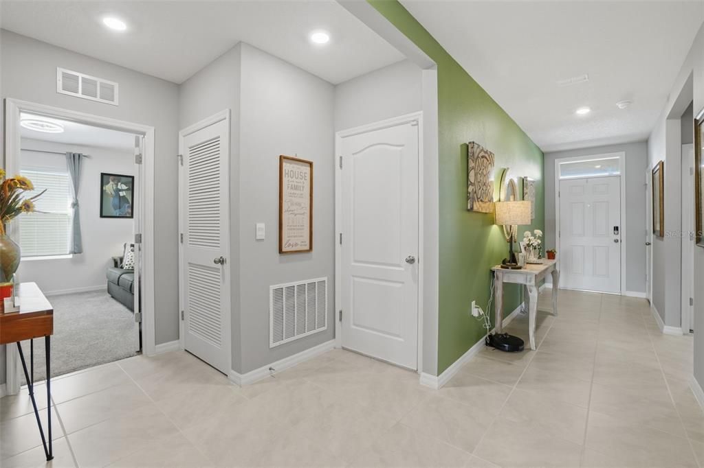 For Sale: $379,999 (4 beds, 2 baths, 1960 Square Feet)