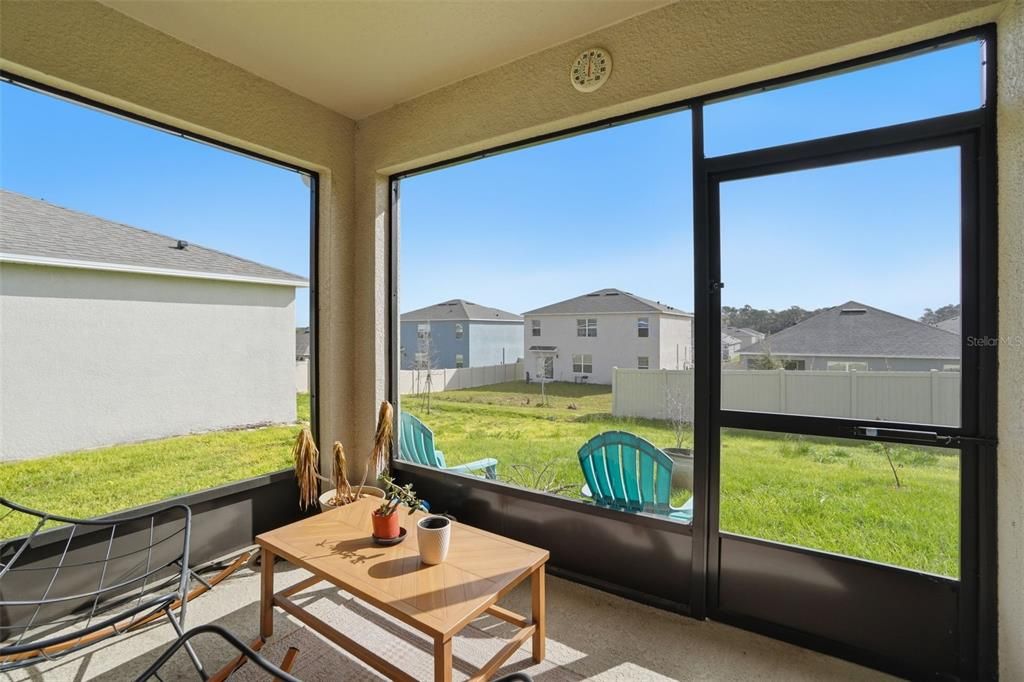 For Sale: $379,999 (4 beds, 2 baths, 1960 Square Feet)