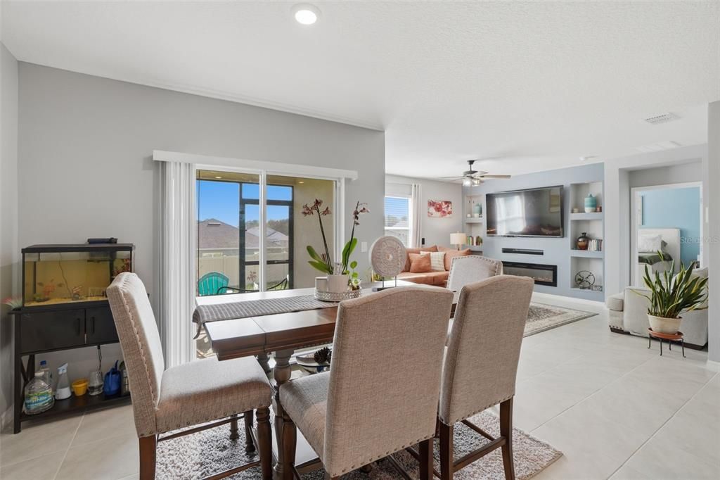 For Sale: $379,999 (4 beds, 2 baths, 1960 Square Feet)