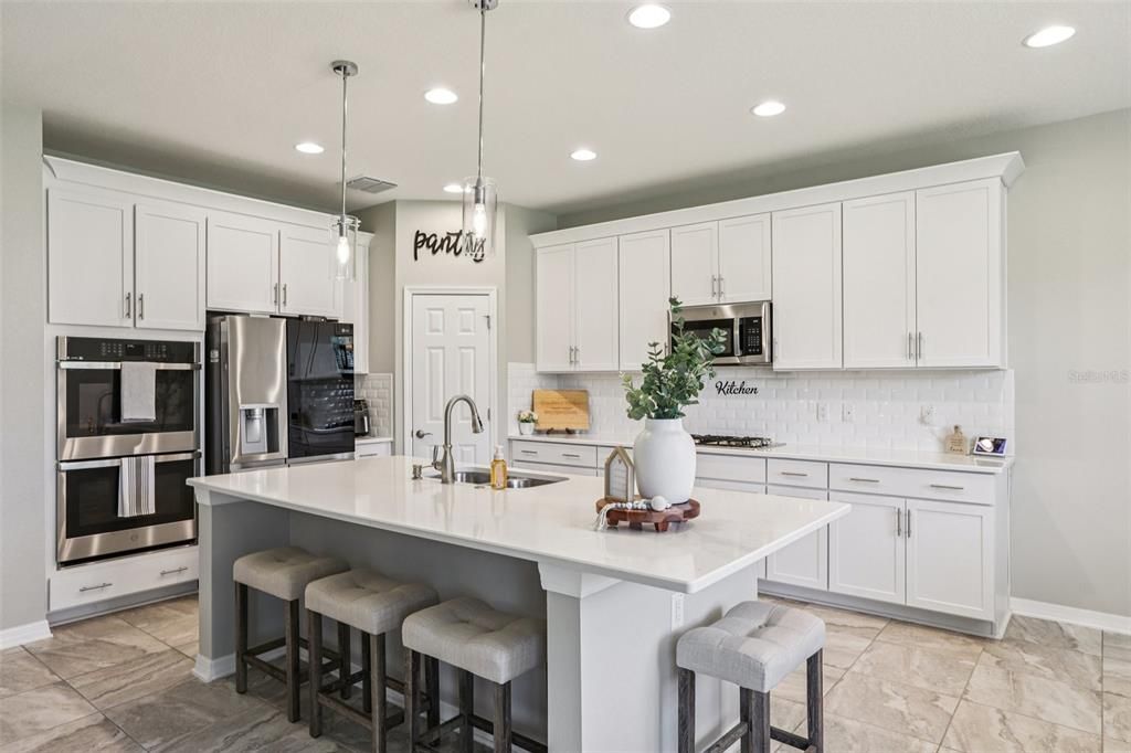 Active With Contract: $620,000 (4 beds, 2 baths, 2601 Square Feet)