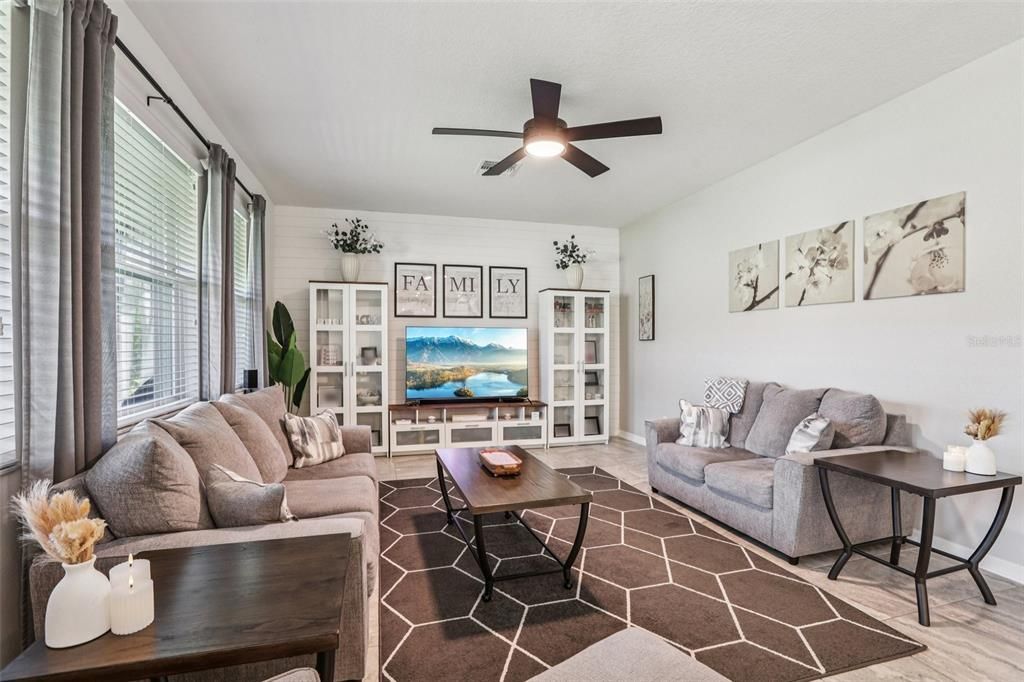 Active With Contract: $620,000 (4 beds, 2 baths, 2601 Square Feet)
