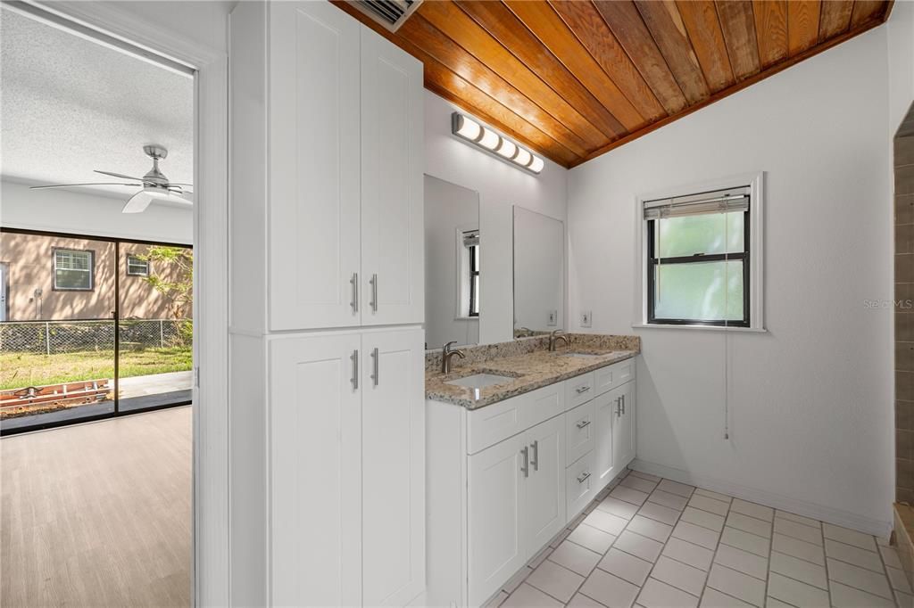En Venta: $299,000 (3 camas, 2 baños, 1697 Pies cuadrados)
