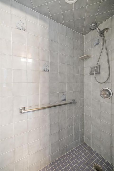 En Venta: $299,000 (3 camas, 2 baños, 1697 Pies cuadrados)