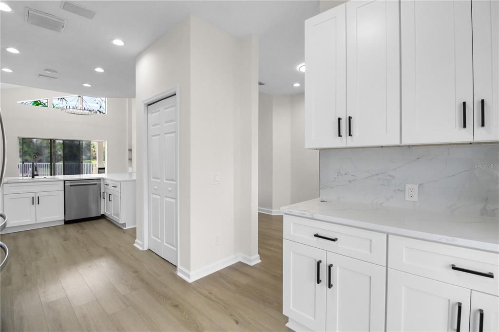 Activo con contrato: $970,000 (3 camas, 2 baños, 2674 Pies cuadrados)