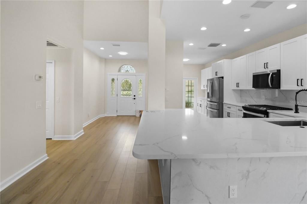 Activo con contrato: $970,000 (3 camas, 2 baños, 2674 Pies cuadrados)