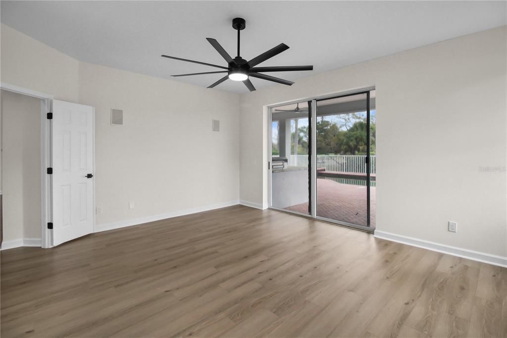 Activo con contrato: $970,000 (3 camas, 2 baños, 2674 Pies cuadrados)