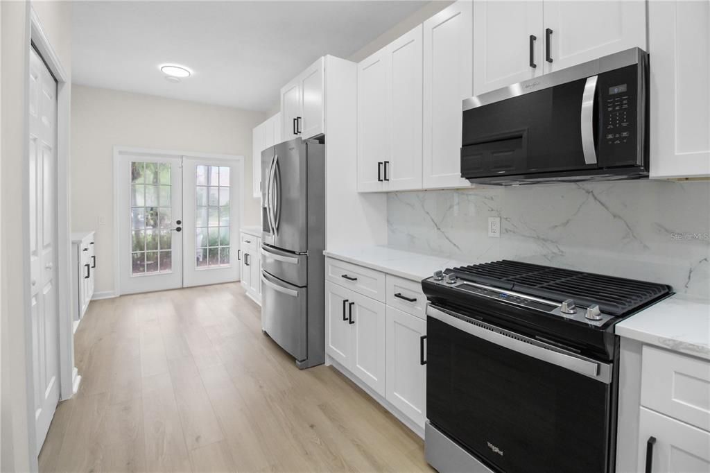 Activo con contrato: $970,000 (3 camas, 2 baños, 2674 Pies cuadrados)