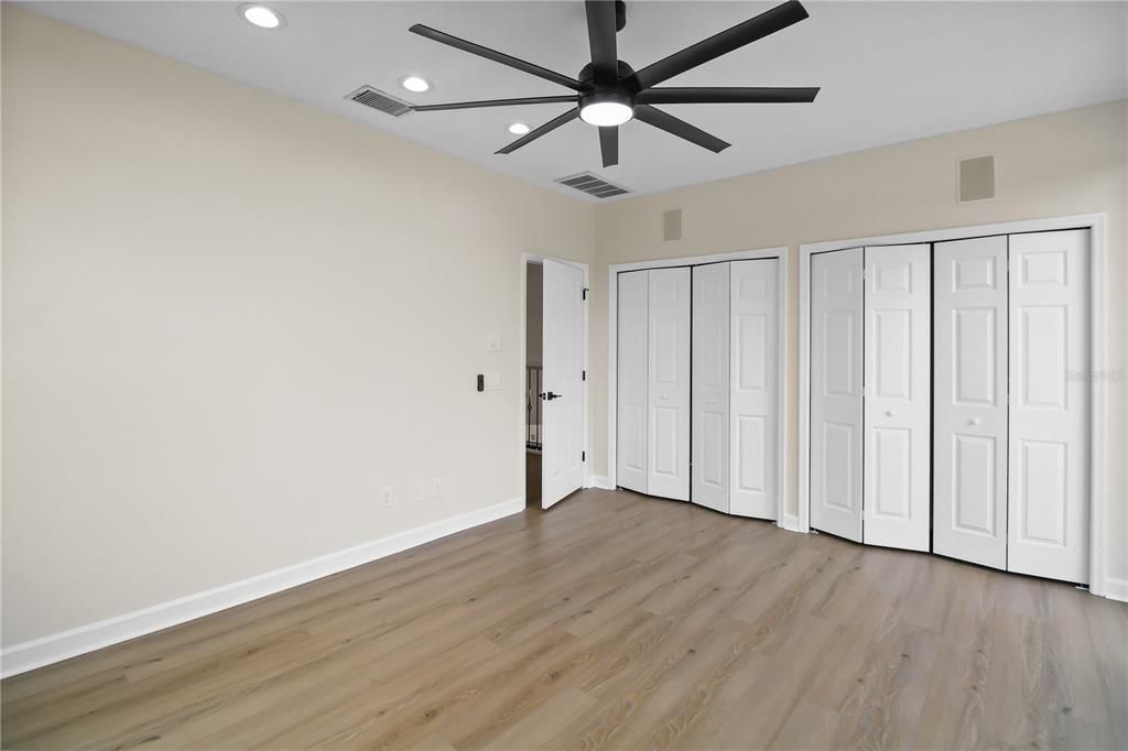 Activo con contrato: $970,000 (3 camas, 2 baños, 2674 Pies cuadrados)