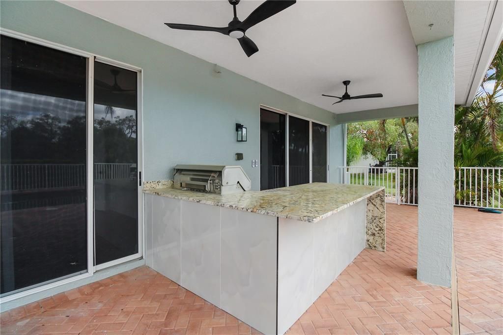Activo con contrato: $970,000 (3 camas, 2 baños, 2674 Pies cuadrados)